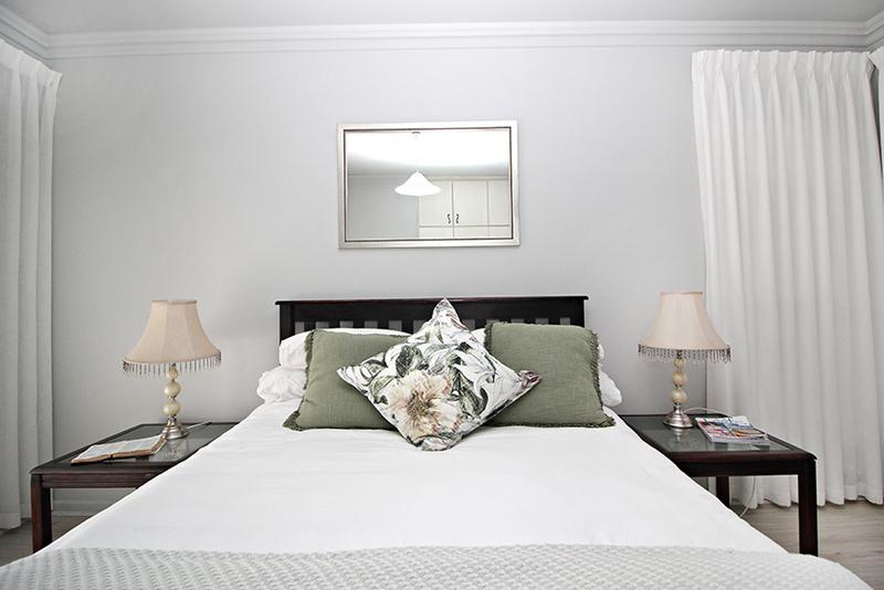 6 Bedroom Property for Sale in Reebok Western Cape